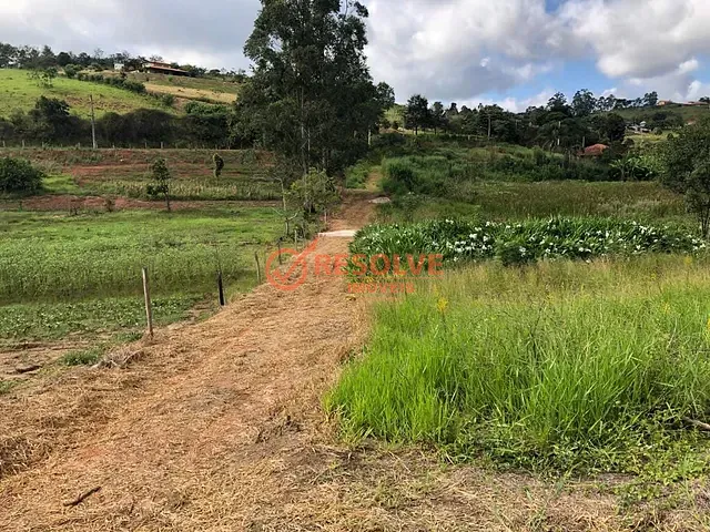 Sítio com 20000m² 1 quarto e 1 banheiro, à venda, no bairro CAPOEIRINHA em Guararema