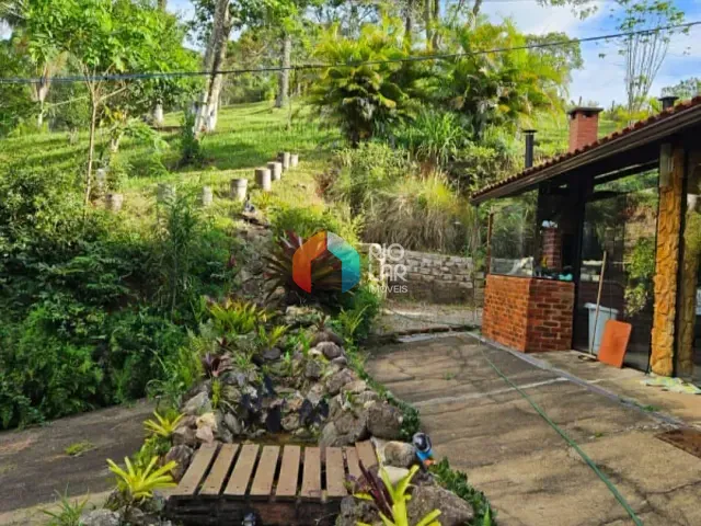 Sítio com 3750m² 4 quartos e 3 banheiros, à venda, no bairro Vale das Videiras em Petrópolis