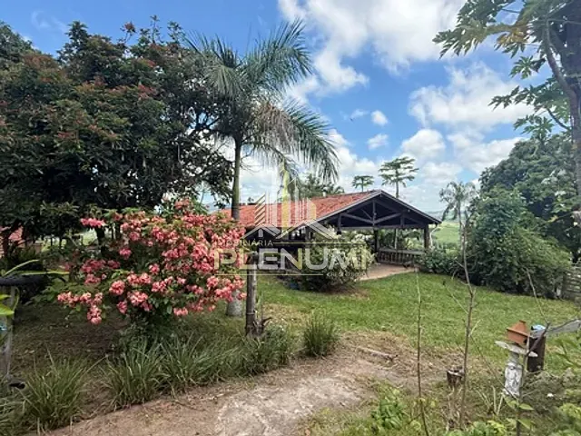 Sítio 3 quartos e 3 banheiros, à venda, no bairro Centro em Ipeúna