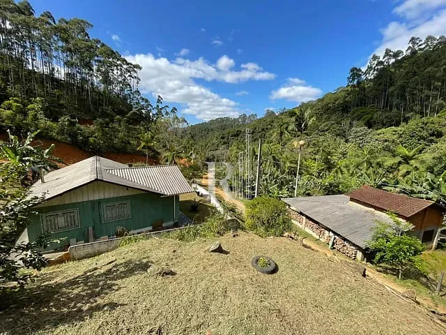 Sítio com 40000m² 3 quartos e 1 banheiro, à venda, no bairro Oliveira  em Tijucas