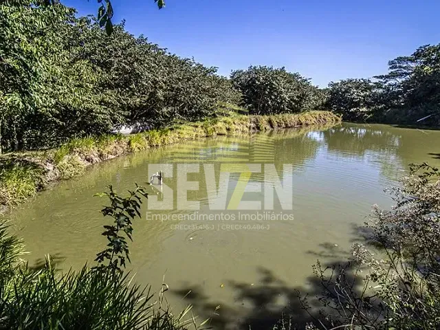Sítio com 121000m² 2 quartos e 2 banheiros, à venda, no bairro Chácaras Bauruenses em Bauru