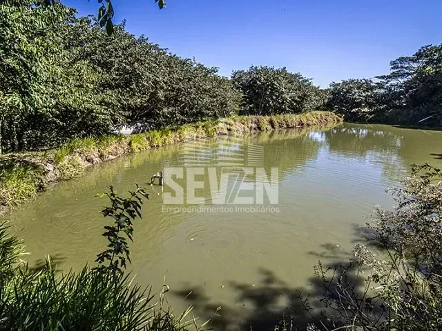 Sítio com 121000m² 2 quartos e 2 banheiros, à venda, no bairro Chácaras Bauruenses em Bauru