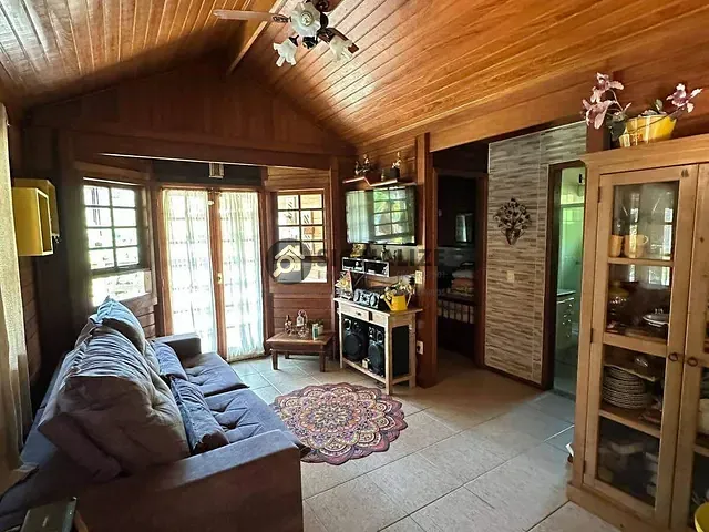 Sítio com 908m² 3 quartos e 3 banheiros, à venda, no bairro Barra de Macaé em Macaé