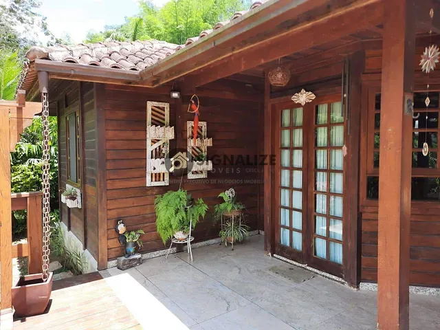 Sítio com 908m² 3 quartos e 3 banheiros, à venda, no bairro Barra de Macaé em Macaé