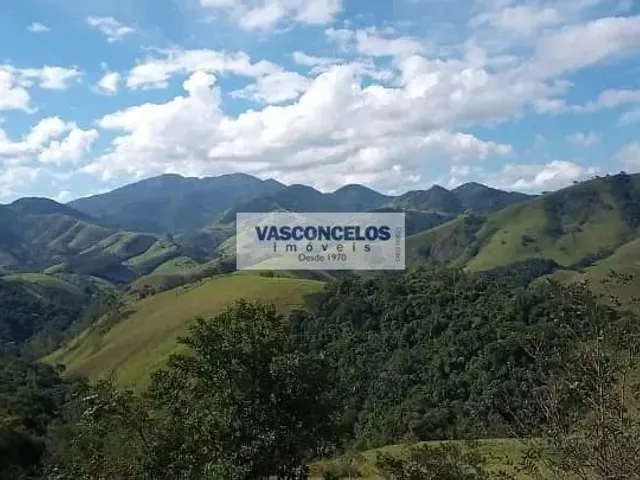 Sítio com 842800m² 1 quarto e 1 banheiro, à venda, no bairro Roncador em São Francisco Xavier
