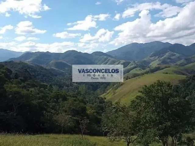 Sítio com 842800m² 1 quarto e 1 banheiro, à venda, no bairro Roncador em São Francisco Xavier