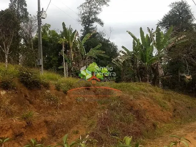 Sítio com 140000m² 3 quartos e 5 banheiros, à venda, no bairro Zona Rural em Simão Pereira