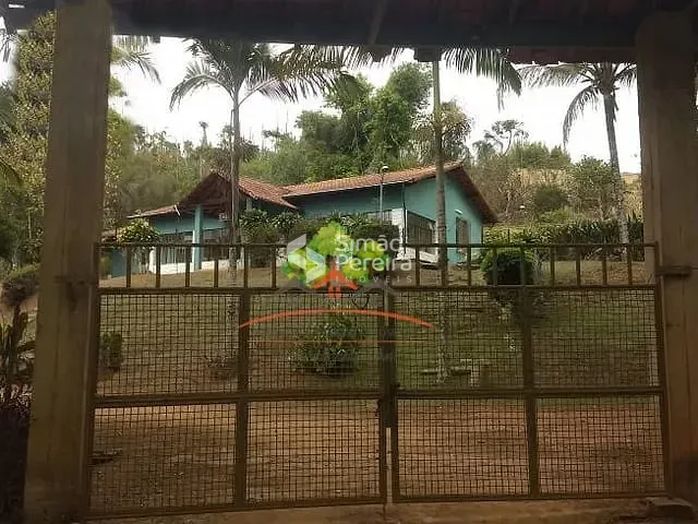 Sítio com 140000m² 3 quartos e 5 banheiros, à venda, no bairro Zona Rural em Simão Pereira
