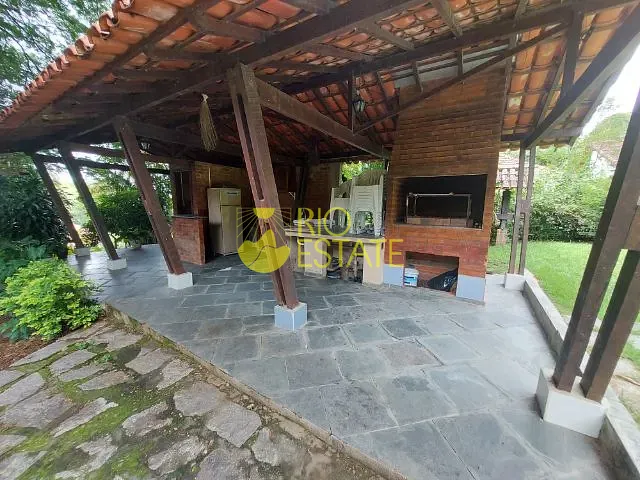 Sítio com 7500m² 3 quartos e 3 banheiros, à venda, no bairro Centro em Itatiaia