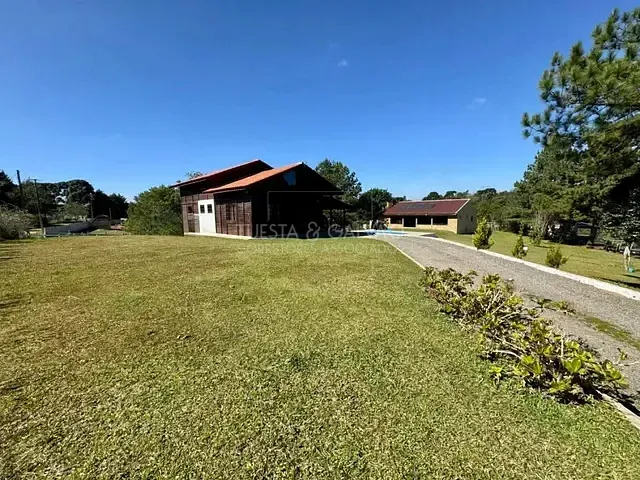 Sítio com 198m² 3 quartos e 2 banheiros, à venda, no bairro Shangrilá em Contenda