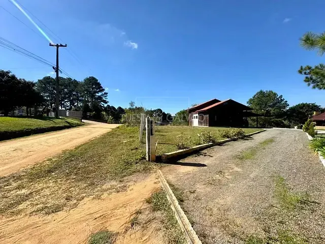 Sítio com 198m² 3 quartos e 2 banheiros, à venda, no bairro Shangrilá em Contenda