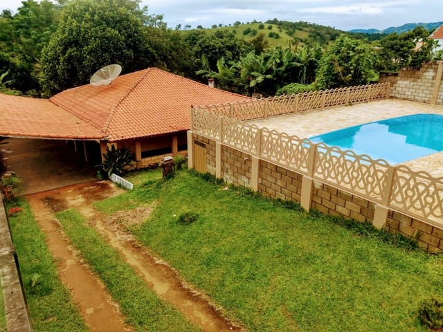 Sítio com 1400m², à venda, no bairro Água Comprida em Cambuí
