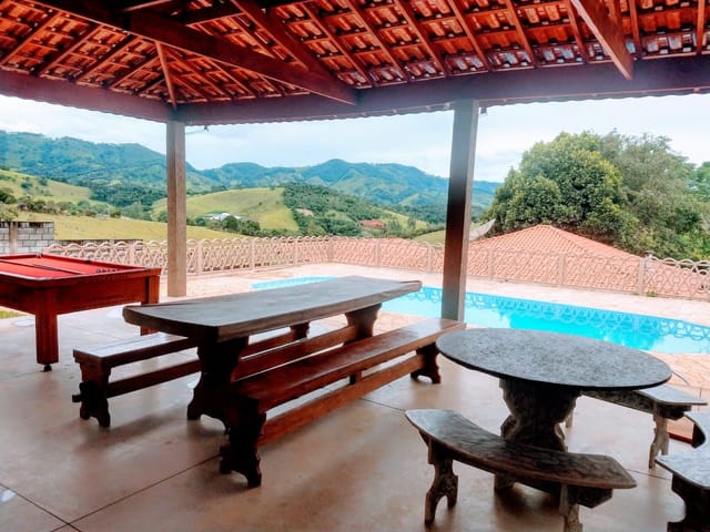 Sítio com 1400m², à venda, no bairro Água Comprida em Cambuí