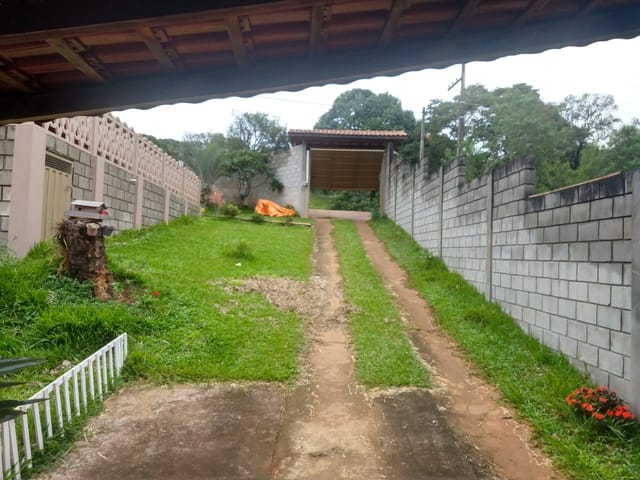 Sítio com 1400m², à venda, no bairro Água Comprida em Cambuí