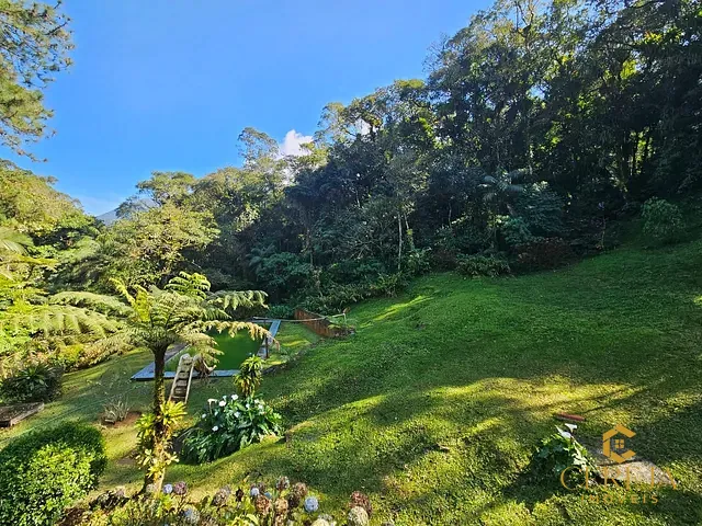 Sítio com 20000m² 5 quartos e 4 banheiros, à venda, no bairro Theodoro de Oliveira em Nova Friburgo