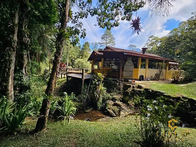 Sítio com 20000m² 5 quartos e 4 banheiros, à venda, no bairro Theodoro de Oliveira em Nova Friburgo