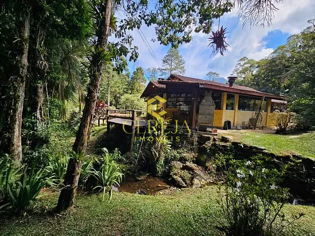 Sítio com 20000m² 5 quartos e 4 banheiros, à venda, no bairro Theodoro de Oliveira em Nova Friburgo