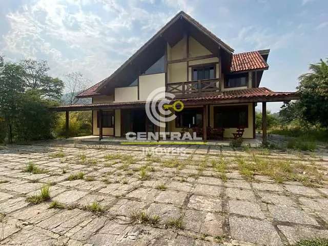 Sítio com 14000m² 4 quartos e 4 banheiros, à venda, no bairro Guaratiba em Rio de Janeiro
