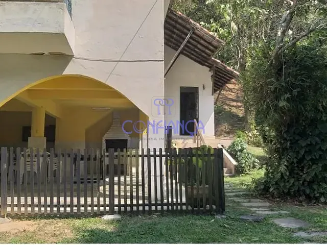 Sítio com 10500m² 5 quartos e 5 banheiros, à venda, no bairro Parque Dom Pedro II em Magé