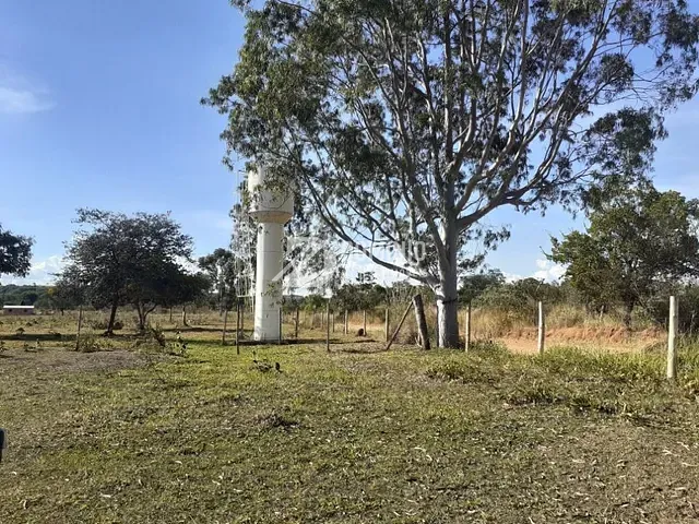 Sítio com 45000m² 3 quartos e 2 banheiros, à venda, no bairro Zona Rural em Uberaba