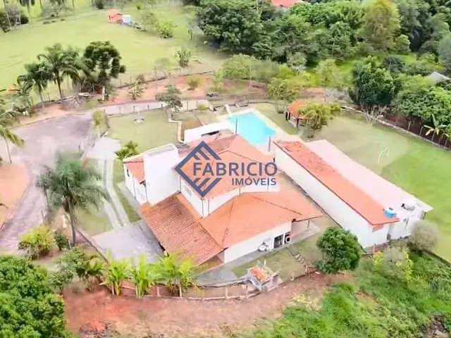 Sítio com 50000m² 3 quartos e 4 banheiros, à venda, no bairro Caixa D´água em Vinhedo