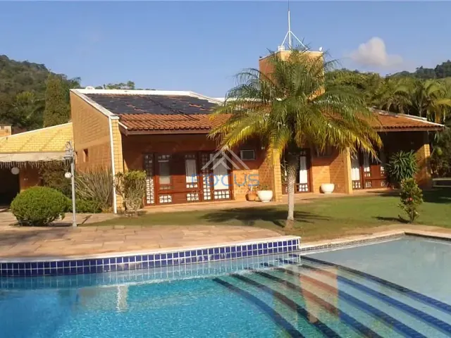 Sítio com 40000m² 3 quartos e 3 banheiros, à venda, no bairro Santa Clara em Jundiaí
