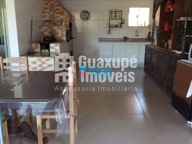 Sítio 4 quartos e 3 banheiros, à venda, no bairro Bairro Ferraz em GUAXUPÉ