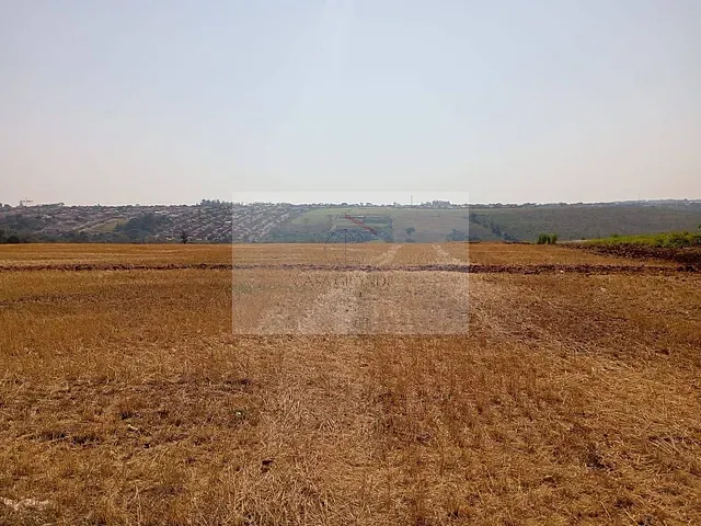 Sítio com 136m², à venda, no bairro Jardim Caviúna em Rolândia