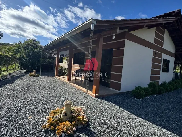 Sítio 2 quartos e 2 banheiros, à venda, no bairro Vila Itoupava em Blumenau