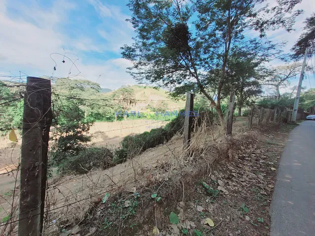 Sítio com 6696m² 3 quartos e 1 banheiro, à venda, no bairro São José do Vale do Rio Preto em São José do Vale do Rio Preto