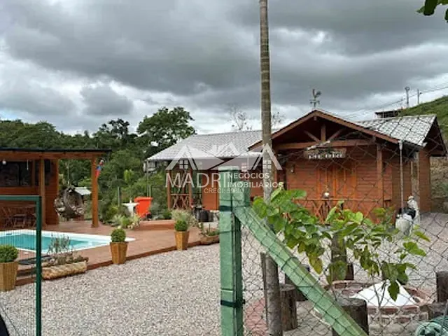 Sítio com 690m² 2 quartos e 2 banheiros, à venda, no bairro São Sebastião em Palhoça
