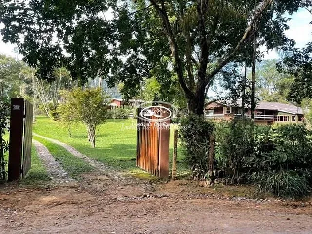 Sítio com 16913m² 7 quartos e 4 banheiros, à venda, no bairro Penedo em Itatiaia