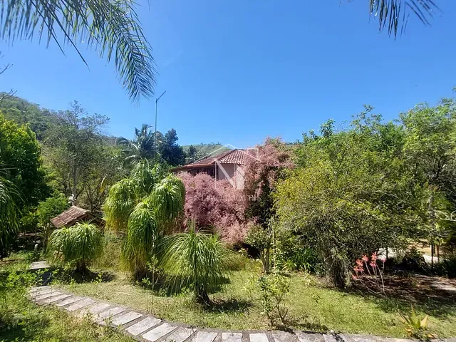 Sítio com 28980m² 3 quartos e 2 banheiros, à venda, no bairro Centro (Pachecos) em Itaboraí