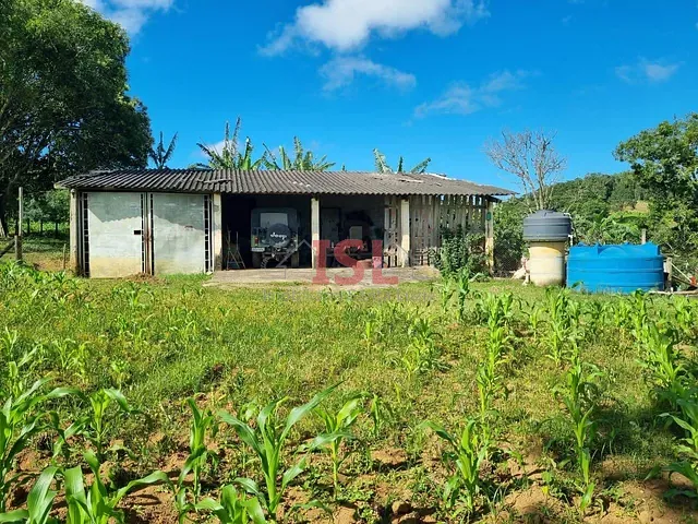 Sítio 3 quartos e 3 banheiros, à venda, no bairro Piai em Ibiúna
