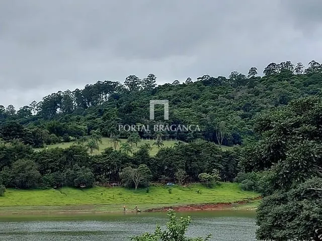 Sítio com 90m² 2 quartos e 1 banheiro, à venda, no bairro água Comprida em Bragança Paulista
