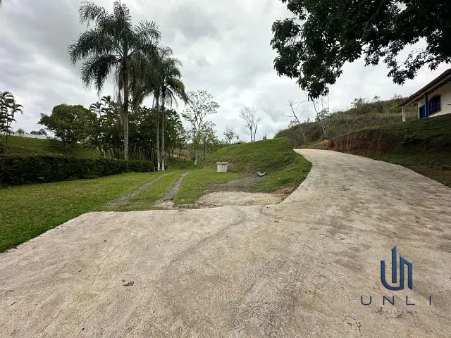 Sítio com 1m² 4 quartos e 3 banheiros, à venda, no bairro Verbo Divino em Barra Mansa