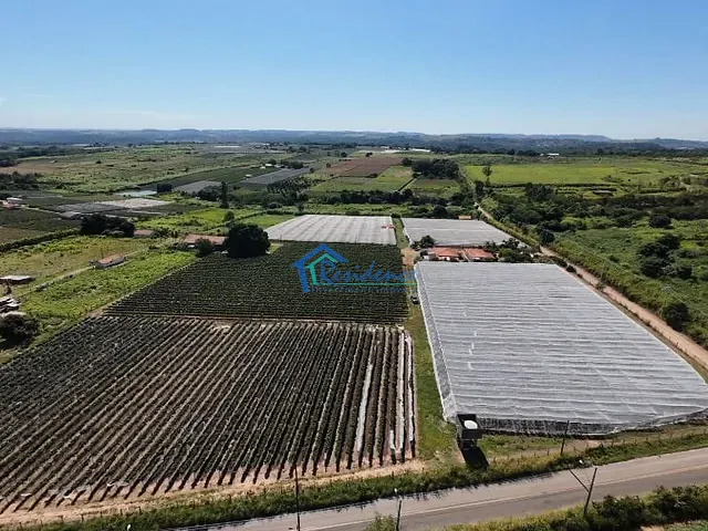 Sítio com 57300m², à venda, no bairro Chácaras Videiras de Itaici em Indaiatuba