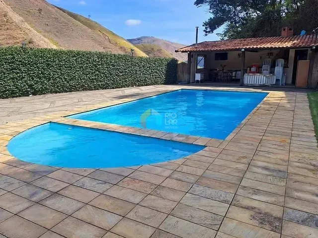 Sítio com 2500m² 3 quartos e 3 banheiros, à venda, no bairro Posse em Petrópolis