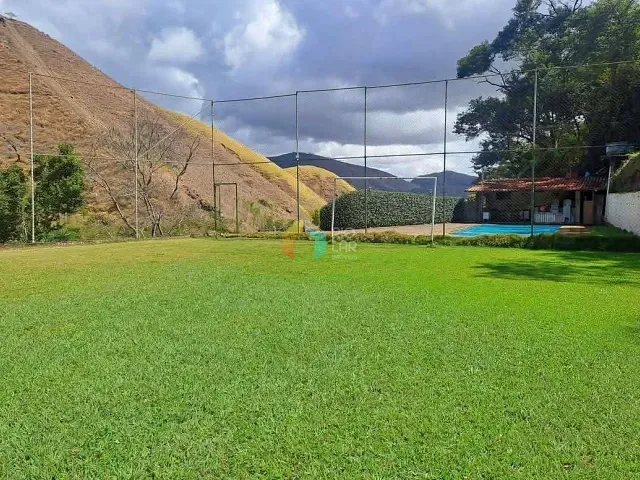Sítio com 2500m² 3 quartos e 3 banheiros, à venda, no bairro Posse em Petrópolis