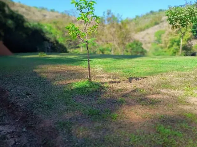 Sítio com 45000m² 2 quartos e 1 banheiro, à venda, no bairro Estrada do Papagaio em Pinheiral