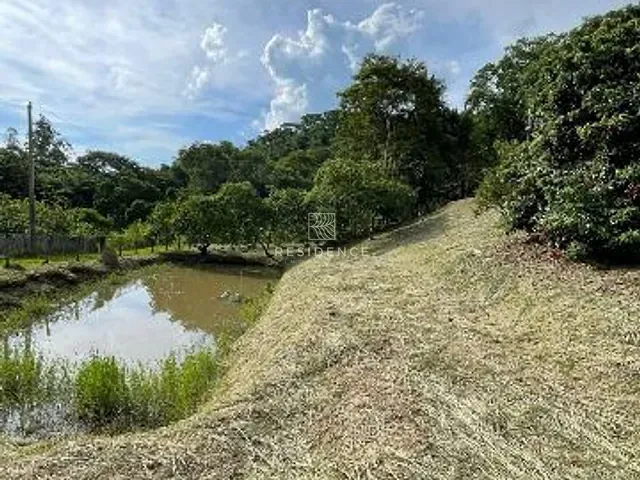 Sítio com 45000m² 2 quartos e 1 banheiro, à venda, no bairro Estrada do Papagaio em Pinheiral