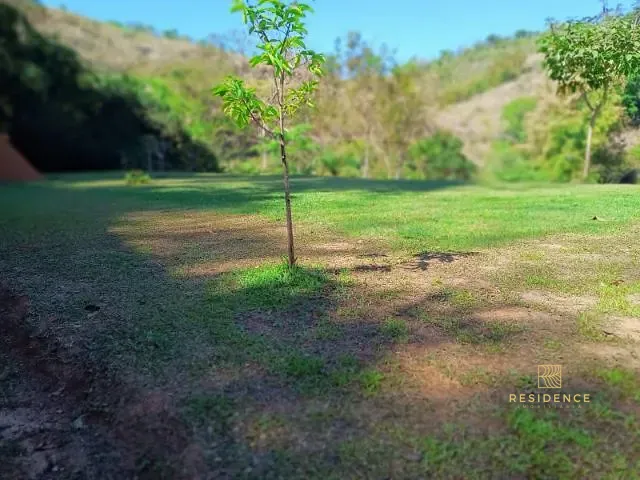 Sítio com 45000m² 2 quartos e 1 banheiro, à venda, no bairro Estrada do Papagaio em Pinheiral
