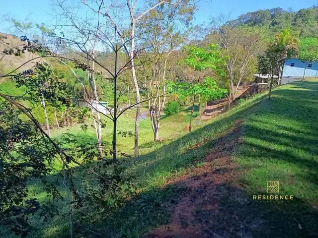 Sítio com 45000m² 2 quartos e 1 banheiro, à venda, no bairro Estrada do Papagaio em Pinheiral