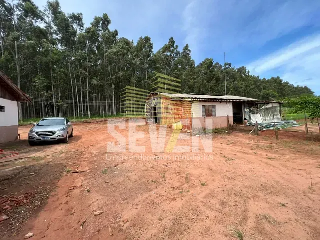 Sítio com 47000m² 5 quartos e 3 banheiros, à venda, no bairro Jardim Vitoria em Arealva