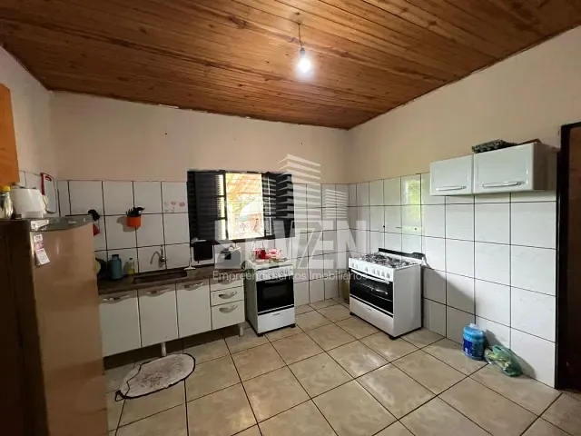 Sítio com 47000m² 5 quartos e 3 banheiros, à venda, no bairro Jardim Vitoria em Arealva
