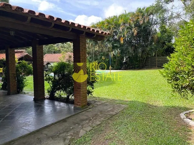 Sítio com 7500m² 3 quartos e 2 banheiros, à venda, no bairro Country Clube em Itatiaia