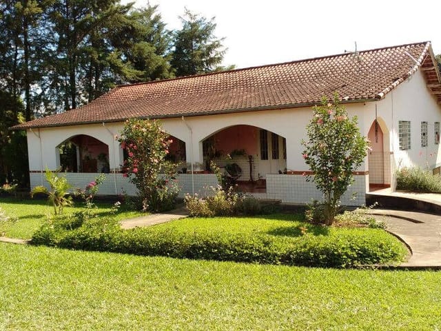 Sítio com 30000m² 6 quartos e 3 banheiros, à venda, no bairro Centro em Conceição do Rio Verde