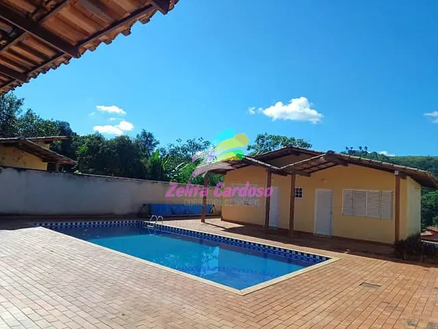 Sítio com 2000m² 4 quartos e 6 banheiros, à venda, no bairro Condomínio Vale do Ouro em Ribeirão das Neves