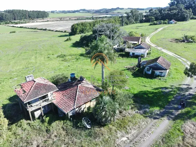 Sítio com 1m² 2 quartos e 1 banheiro, à venda, no bairro Fragata em Pelotas