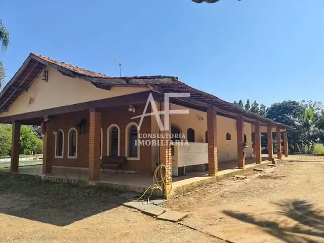 Sítio com 140000m² 3 quartos e 2 banheiros, à venda, no bairro Pinheirinho em Taubaté